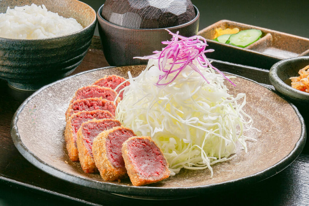 いち華の人気「牛かつ定食」
