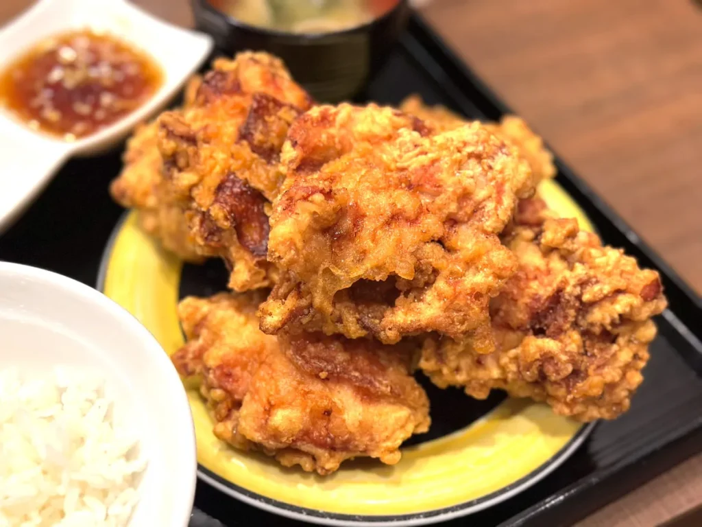 札幌の中華料理屋「布袋」の名物ザンギ定食