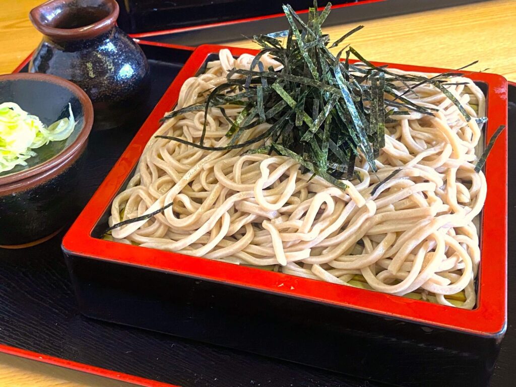 札幌清田区の蕎麦屋「たちばな」のもり蕎麦写真